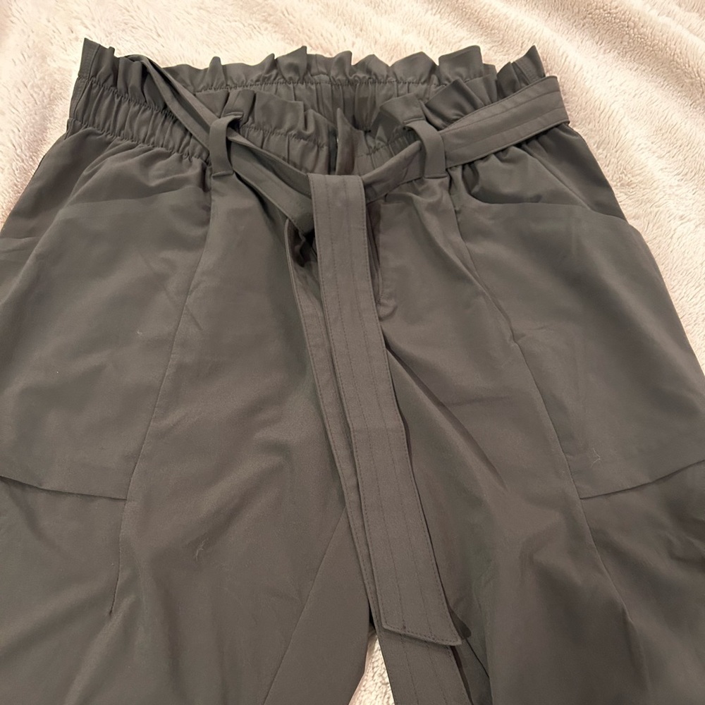 Athleta Size 10 belted paper bag waist style straight leg army green color